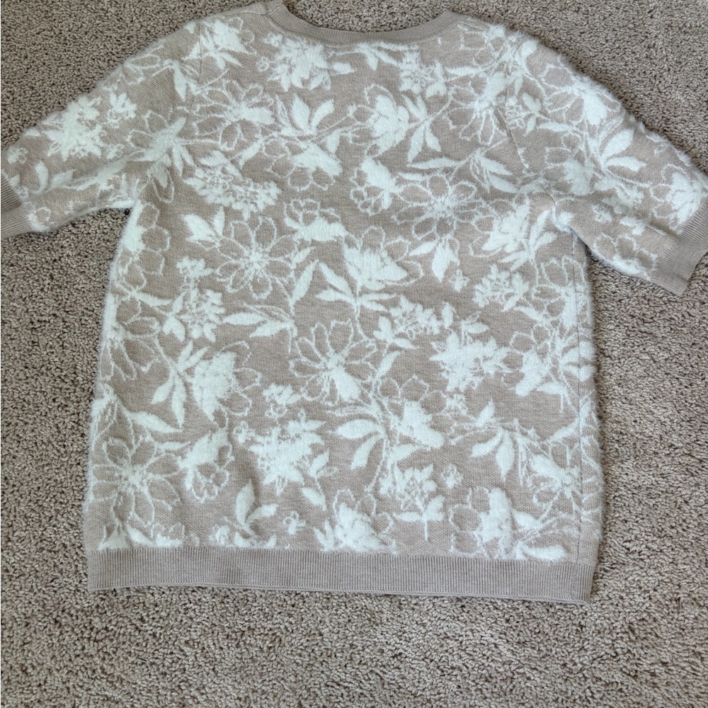 Rachel Roy Cream & Beige Floral Short Sleeve Sweater Size M - Picture 2 of 9